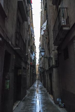 Narrow streets of Barri Gòtic - Barcelona (ES), April 2017