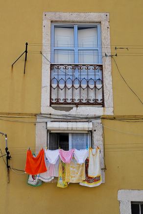 #415 Drying laundry - Alfama, Lisboa (PT), September 2014