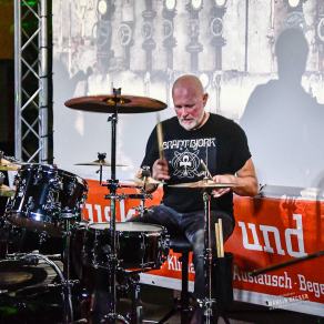 Black Charger bei der Labelnacht VOL IV von Clostridium Records in der Pauluskirche Dortmund | Konzertfotografie Black Charger bei der Labelnacht VOL IV von Clostridium Records in der Pauluskirche Dortmund | Konzertfotografie