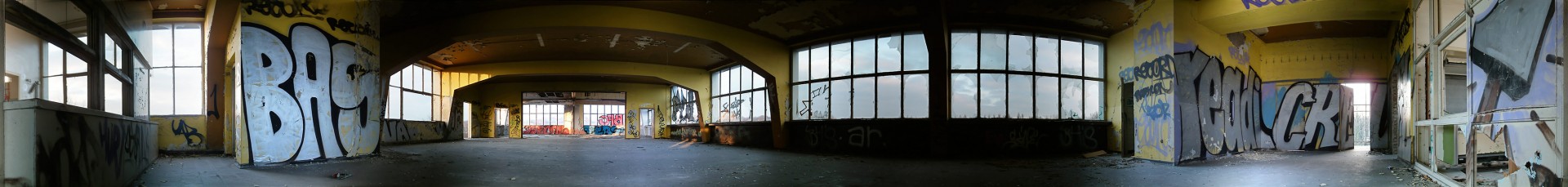 Ruin A40 Wide