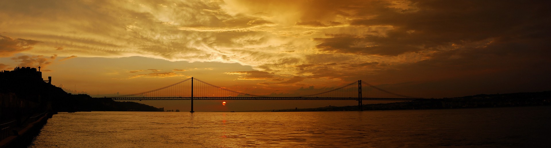 Sonnenuntergang am Tejo